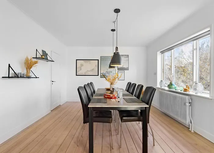 Gorgeous In Aero With Wifi Holiday home *